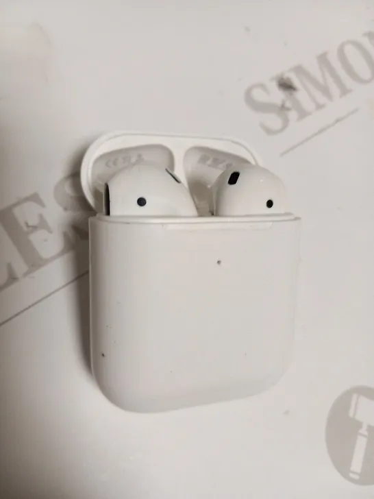 APPLE AIR PODS