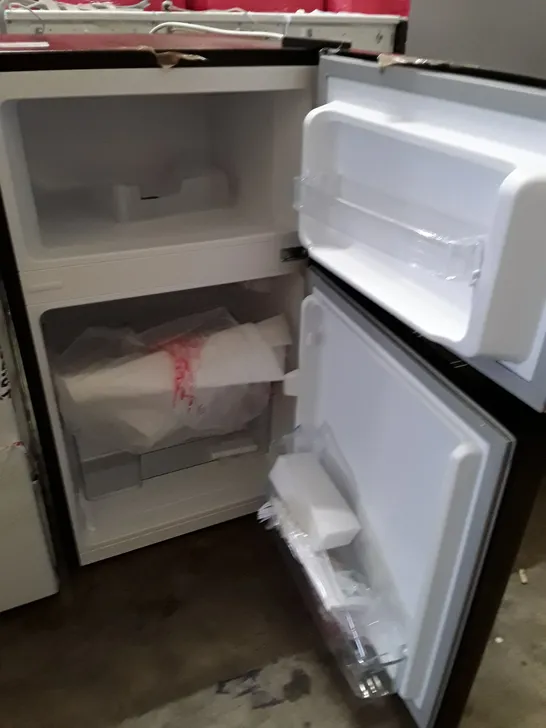 CHIQ UNDER COUNTER FRIDGE FREEZER 