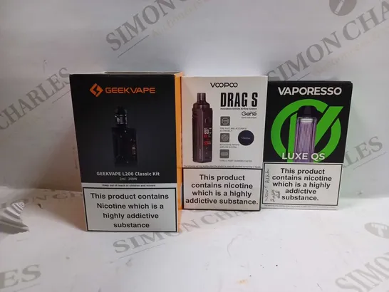 LOT OF APPROXIMATELY 30 ASSORTED E-CIGARETTES AND LIQUIDS TO INCLUDE VAPORESSO LUXE QS, VOOPOO DRAG S, GEEKVAPE L200 CLASSIC KIT, ETC