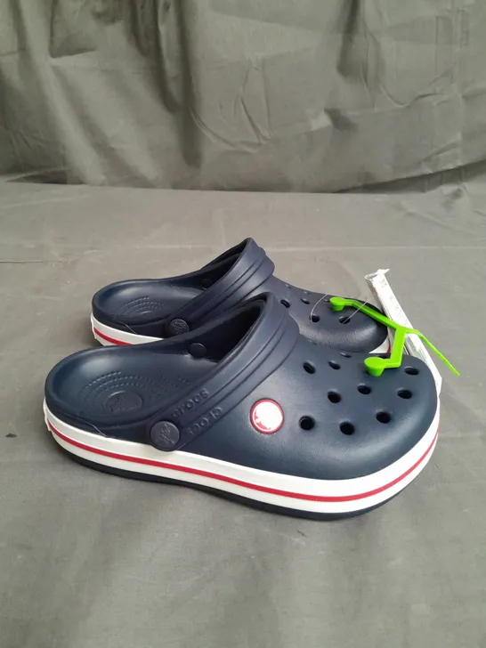 PAIR OF CROCS KIDS CROCBAND CLOG NAVY BLUE-RED SIZE J2