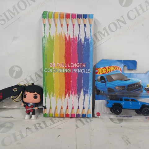 BOX OF APPROXIMATELY 10 ASSORTED TOYS AND GAMES TO INCLUDE HOTWHEELS CAR, COLOURING PENCILS, POP STRANGER THINGS - EDDIE KEYCHAIN, ETC