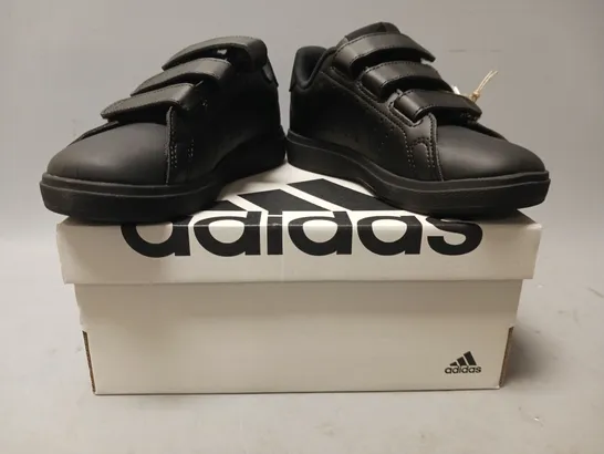 BOXED PAIR OF ADIDAS ADVANTAGE BASE 2.0 KIDS SHOES IN BLACK UK SIZE 11.5