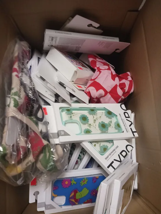 MEDIUM BOX OF APPROXIMATELY 20 ASSORTED HOUSEHOLD ITEMS TO INCLUDE PHONE CASES, CHRISTMAS CARDS AND PET JUMPER