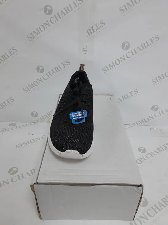 SKETCHERS STRETCH AIR-COOLED MEMORY FOAM LACED SNEAKERS (UK 6)