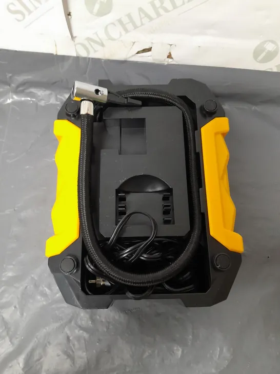 BOXED PORTABLE DIGITAL TIRE INFLATOR 