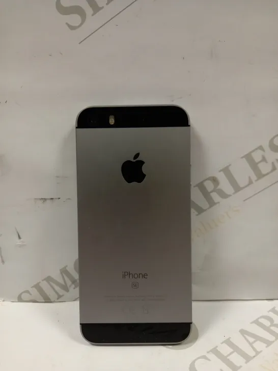 APPLE IPHONE SE (1ST GENERATION) - SILVER 