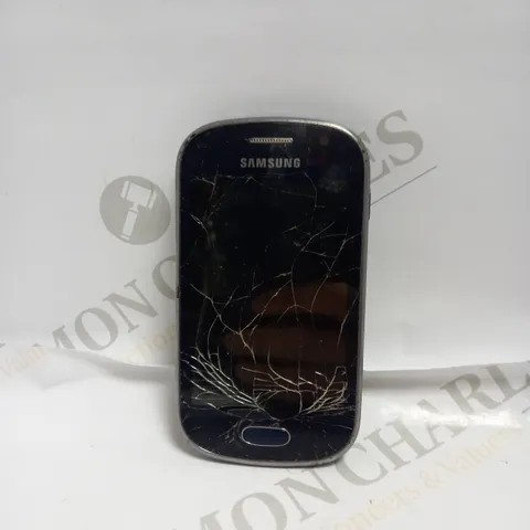 SAMSUNG GALAXY FAME IN DARK BLUE AND APPLE IPHONE 4 SMARTPHONE 
