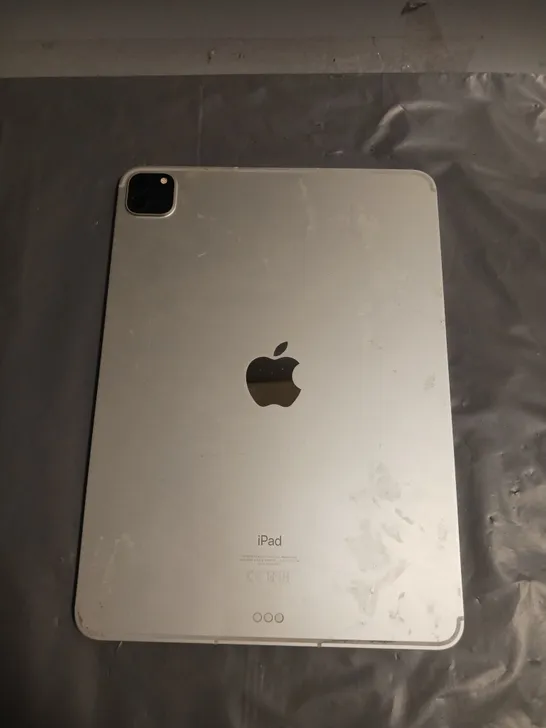 APPLE IPAD PRO 11" 3RD GEN TABLET IN SILVER