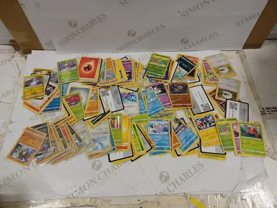 LOT OF APPROXIMATELY 50 ASSORTED TRADING/TRAINING CARDS 