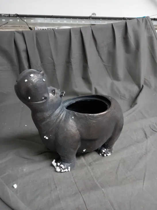 MY GARDEN STORIES HIPPO PLANTER