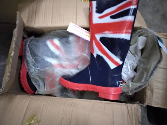 BOX OF APPROXIMATELY 7 ASSORTED UNION JACK WELLIES 