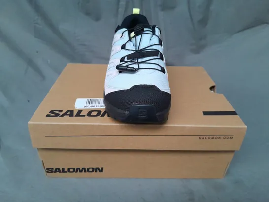 BOXED PAIR OF SALOMON XA PRO V8 CSWP J SHOES IN ARCTIC ICE/BLACK/WHITE UK SIZE 3.5