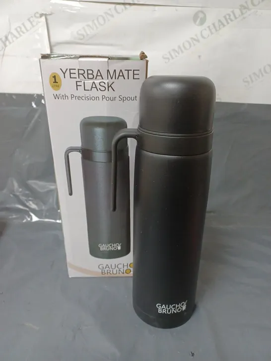 BOXED GAUCHO BRUNO YERBA MATE FLASK WITH PRECISION POUR SPOUT BLACK