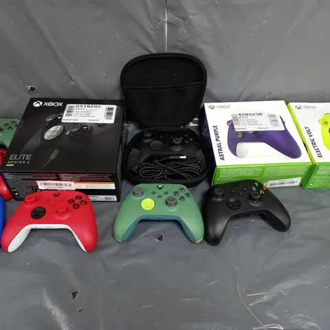 BOX OF APPROXIMATELY 10 XBOX GAME CONTROLLERS TO INCLUDE SERIES 2 