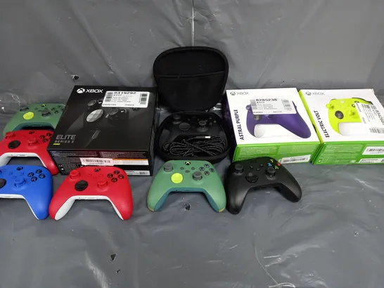 BOX OF APPROXIMATELY 10 XBOX GAME CONTROLLERS TO INCLUDE SERIES 2 