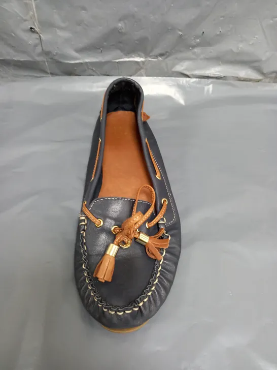 MODA IN PELLE LOAFERS BLUE SIZE EU 41