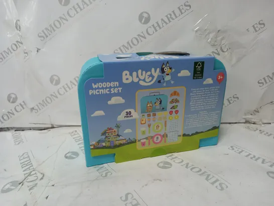 BOXED BLUEY WOODEN PICNIC SET  