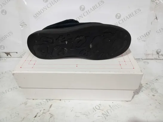 BOXED PAIR OF ALEXANDER MCQUEEN OVERSIZED SUEDE SNEAKERS IN BLACK UK SIZE 9.5