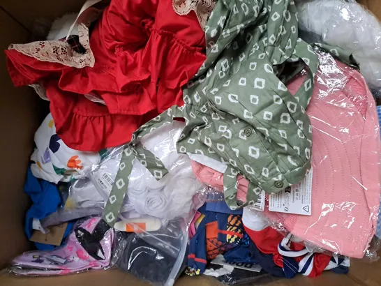 BOX OF APPROX 30 ASSORTED KIDS CLOTHING ITEMS TO INCLUDE - SKIRT, HAT , T-SHIRT ETC