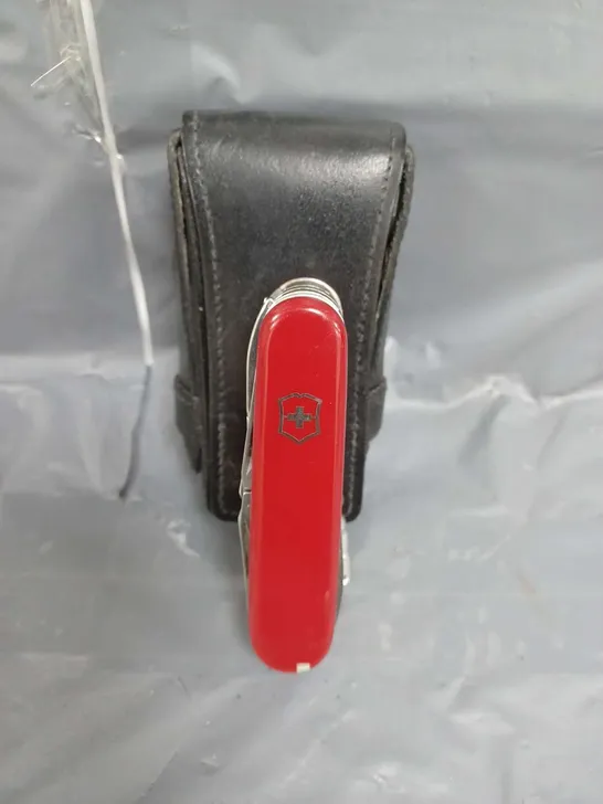 SWISS ARMY KNIFE WITH POUCH 