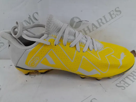 PAIR OF PUMA LACE UP FOOTBALL BOOTS IN YELLOW/GREY - UK 3.5