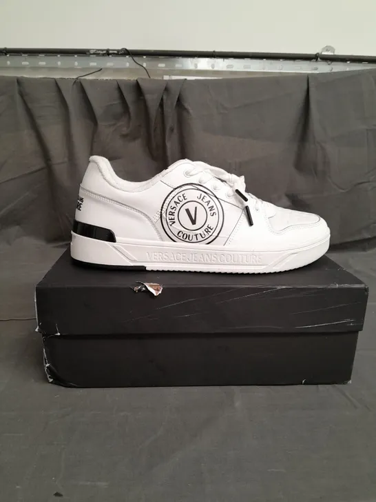 BOXED PAIR OF VERSACE JEANS COUTURE SNEAKERS WHITE SIZE 8.5