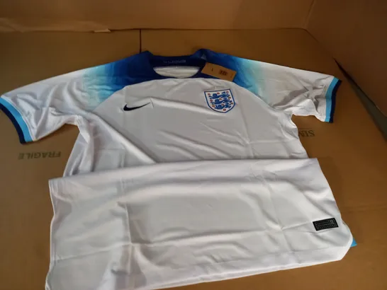 ENGLAND 3-LIONS FOOTBALL SHIRT - 2XL