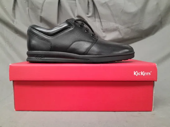 BOXED PAIR OF KICKERS LACE-UP SHOES IN BLACK EU SIZE 42