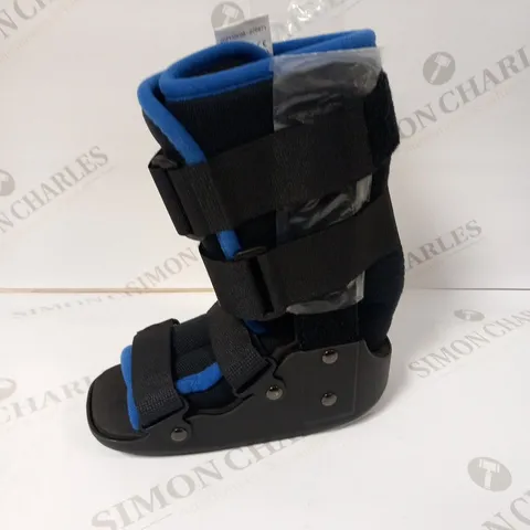 CHILDS MEDIUM BOOT CAST