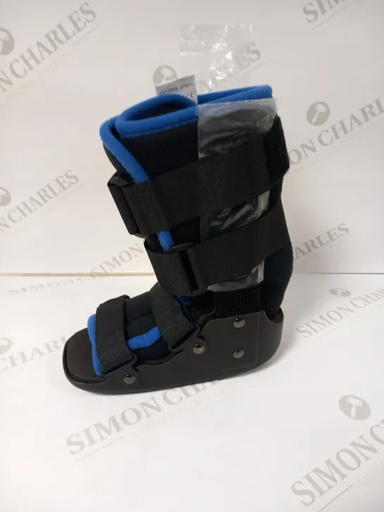 CHILDS MEDIUM BOOT CAST