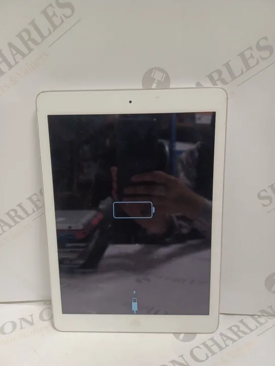 APPLE IPAD MODEL A1474 SILVER