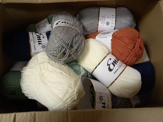 BOX OF APPROXIMATELY 15 BALLS OF KNITTING YARN TO INCLUDE BLUE, GREY, ORANGE ETC