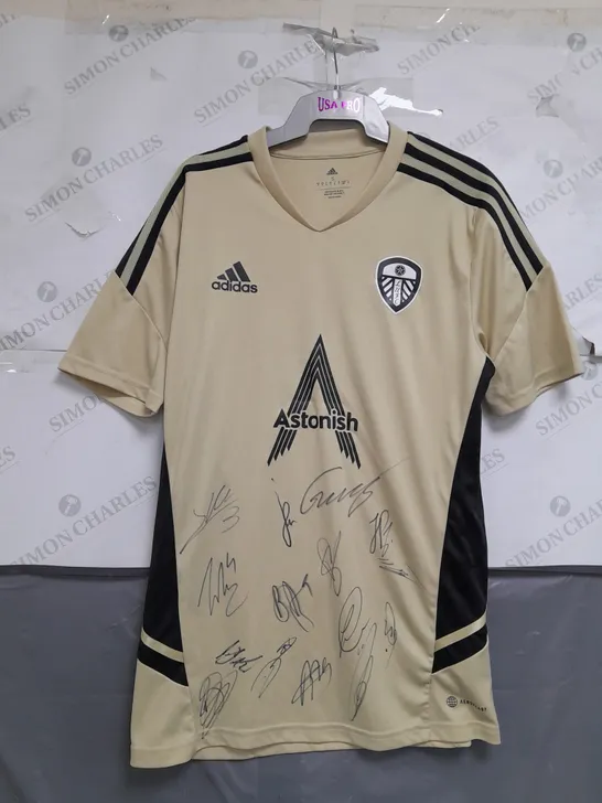 SIGNED LEEDS UNITED 22/23 TRAINING JERSEY TOP SIZE S