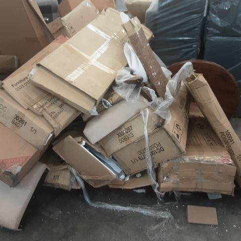 PALLET OF ASSORTED CHAIR AND TABLE PARTS 