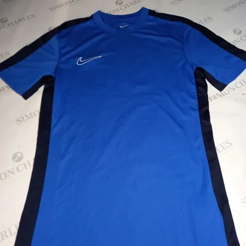 NIKE LOGO T-SHIRT SIZE S