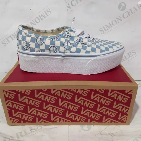 BOXED PAIR OF VANS SHOES IN CREAM/LIGHT BLUE UK SIZE 3.5