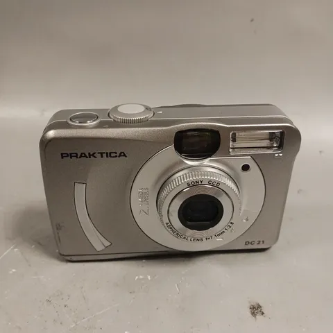 PRAKTICA DC21 DIGITAL CAMERA 