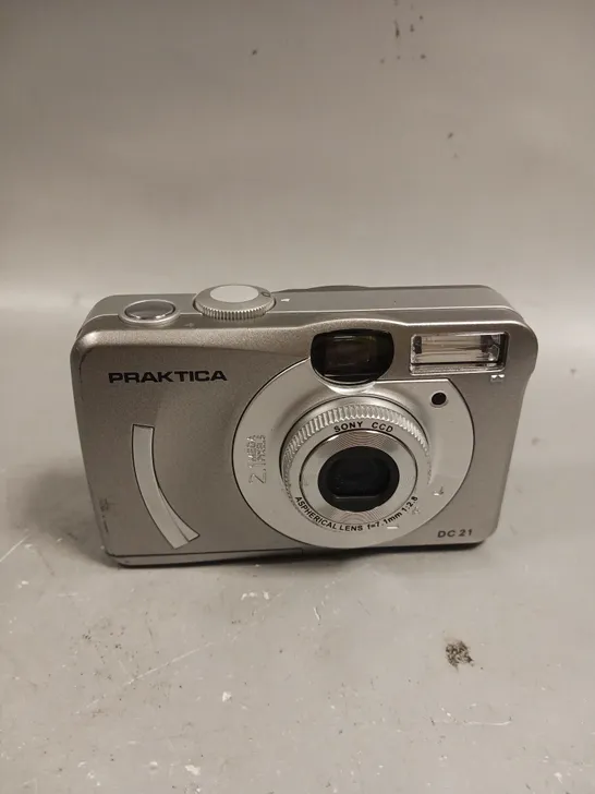 PRAKTICA DC21 DIGITAL CAMERA 