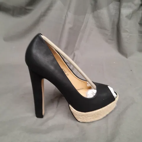 BOX OF APPROXIMATELY 10 WOMENS LAVANDAR HIGH HEEL SHOES IN VARIOUS SIZES