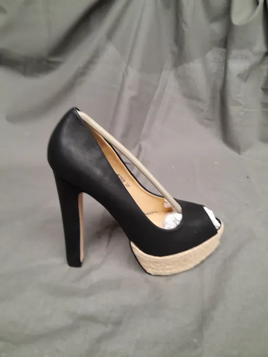 BOX OF APPROXIMATELY 10 WOMENS LAVANDAR HIGH HEEL SHOES IN VARIOUS SIZES