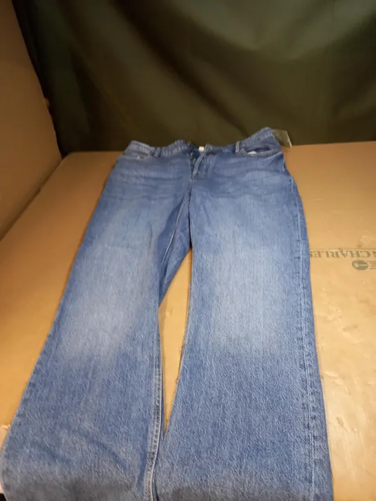 H&M 90'S STRAIGHT HIGH WAIST DENIM JEANS 