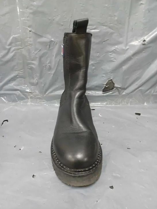 TOMMY JEANS BOOTS - BLACK - SIZE 5