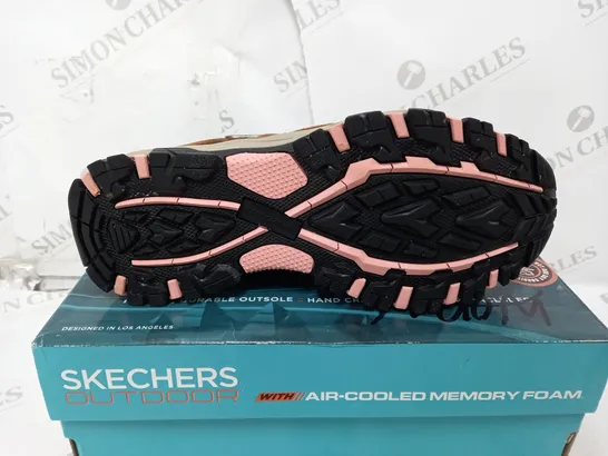 BOXED PAIR OF SKECHERS WATERPROO WALKING/HIKING SHOES, UK SIZE 4.5