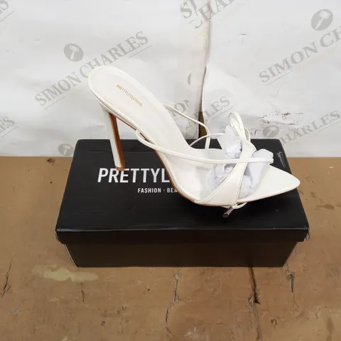 BOXED PAIR OF PRETTY LITTLE THING WHITE HIGH HEEL SANDALS SIZE 6