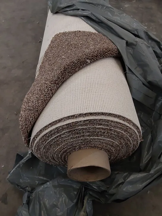 ROLL OF QUALITY STS HERITAGE LUXURY CARPET // SIZE: APPROX. 5 X 7.3m