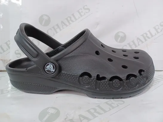 BOXED PAIR OF CROCS BAYA SHOES IN BLACK UK SIZE M4/W5