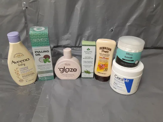 APPROXIMATELY 20 ASSORTED COSMETICS PRODUCTS TO INCLUDE - AVEENO BABY WASH, GLAZE CONDITIONING GLOSS AND CERAVE MOISTURISING CREAM