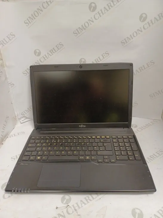 FUJITSU LIFEBOOK AH544 LAPTOP 