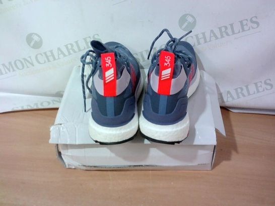 BOXED PAIR OF ADIDAS TRAINERS SIZE 7