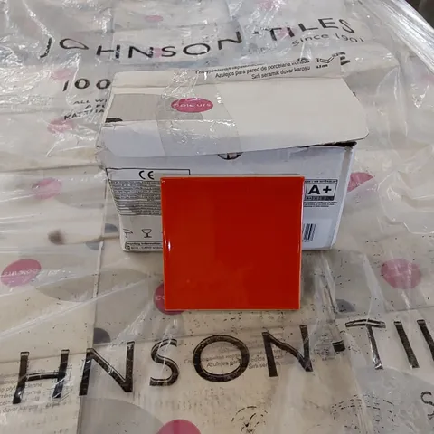 PALLET TO CONTAIN APPROX 300 X PACKS OF JOHNSON TILES UTOPIA ORANGE GLAZED TILES - 25 TILES PER PACK // TILE SIZE: 100 X 100 X 6.5mm